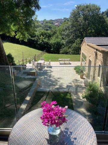 The Owl'S Nest At Dunkirk Bank Hotel Nailsworth Exterior foto